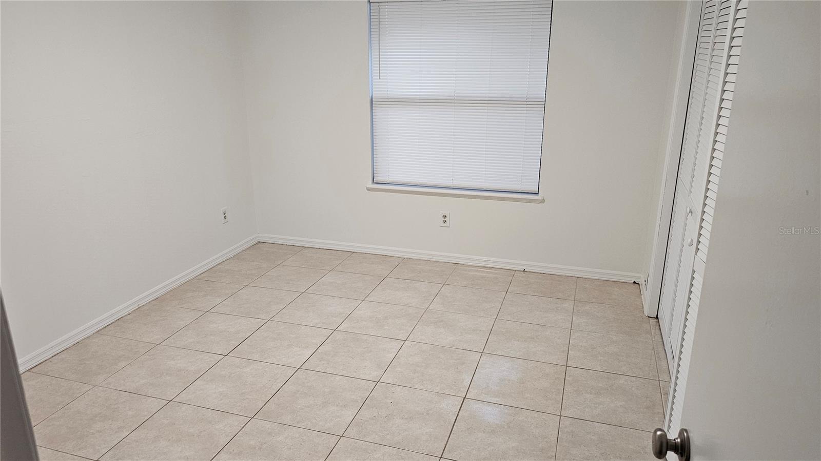 372 E BEACH ST, GROVELAND, FL, 34736