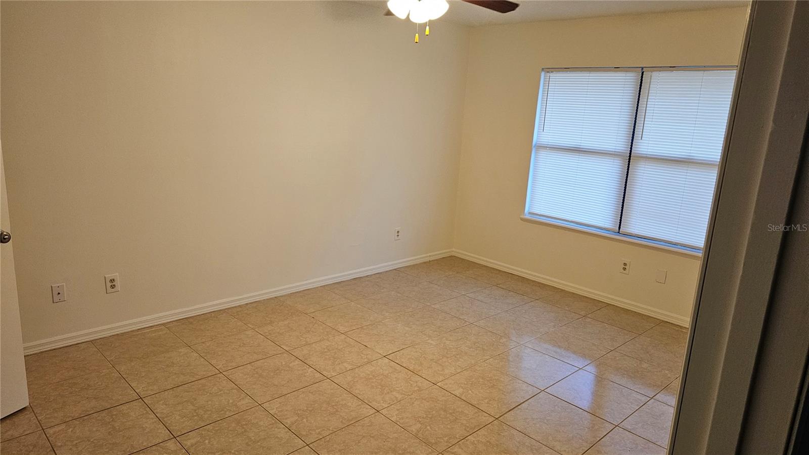 372 E BEACH ST, GROVELAND, FL, 34736