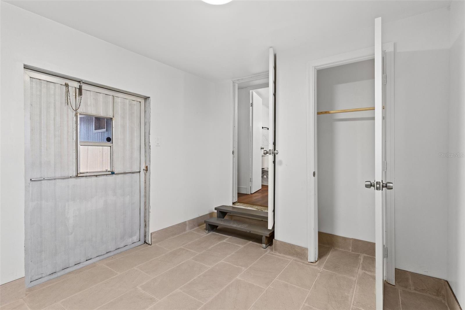 O6375174 Property Photo