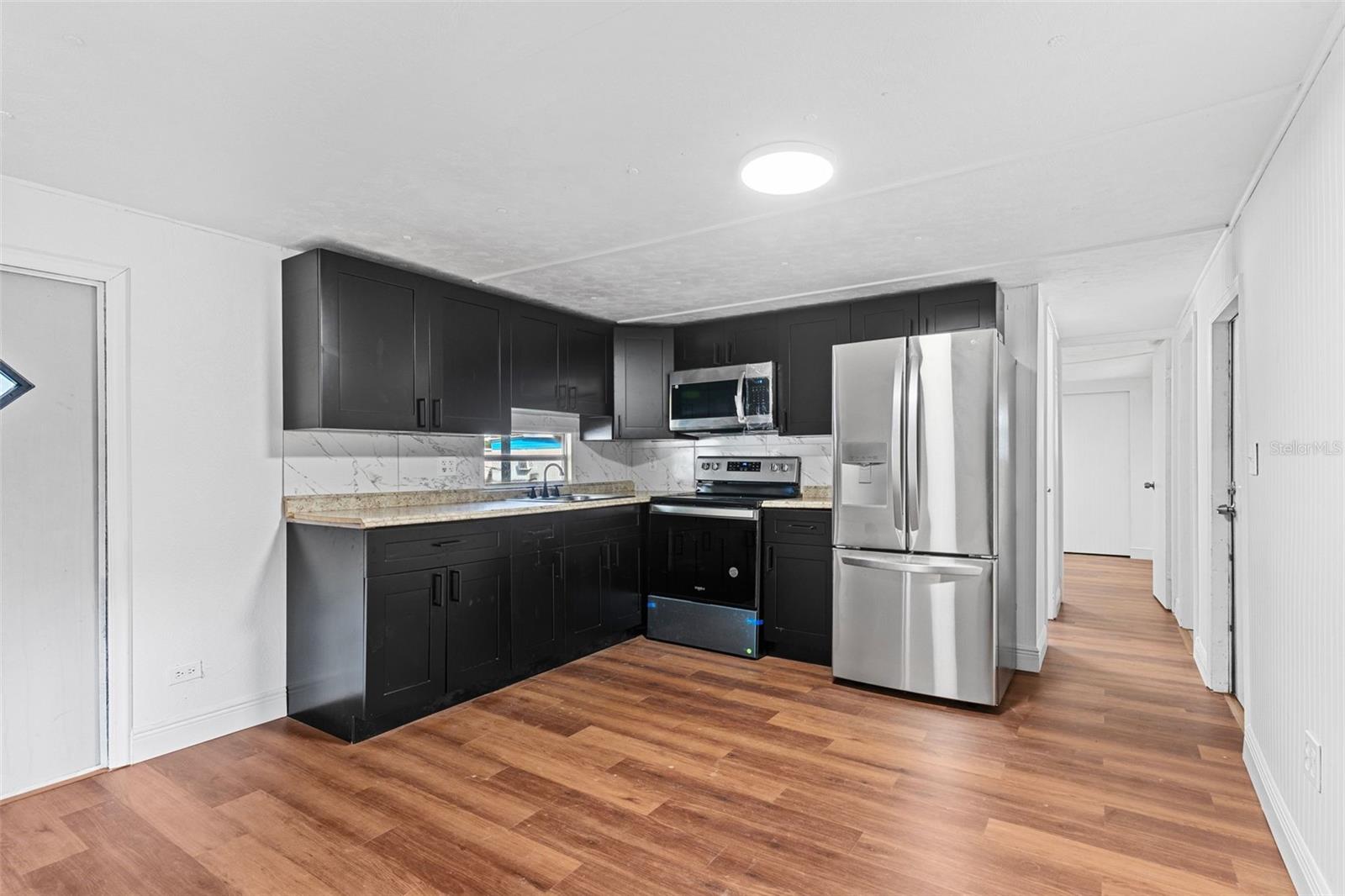 O6375174 Property Photo