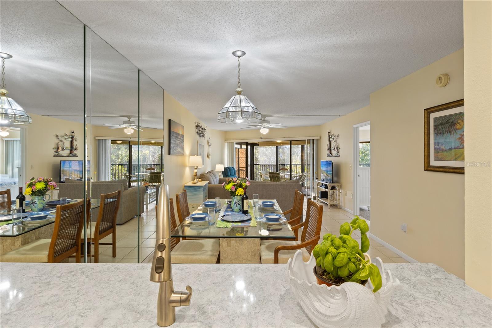 5608 GULF DR #104, HOLMES BEACH, FL, 34217