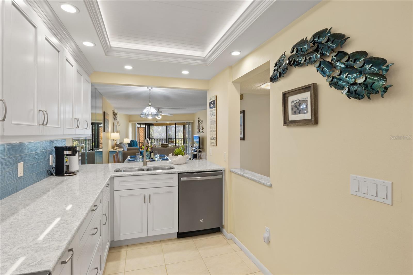 5608 GULF DR #104, HOLMES BEACH, FL, 34217