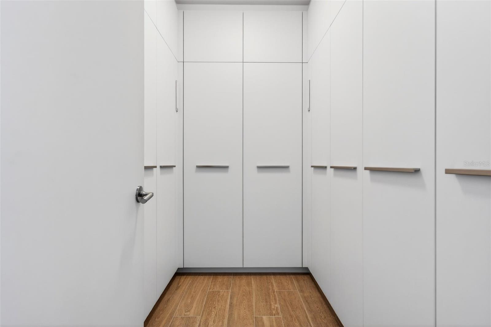 A4679040 Property Photo