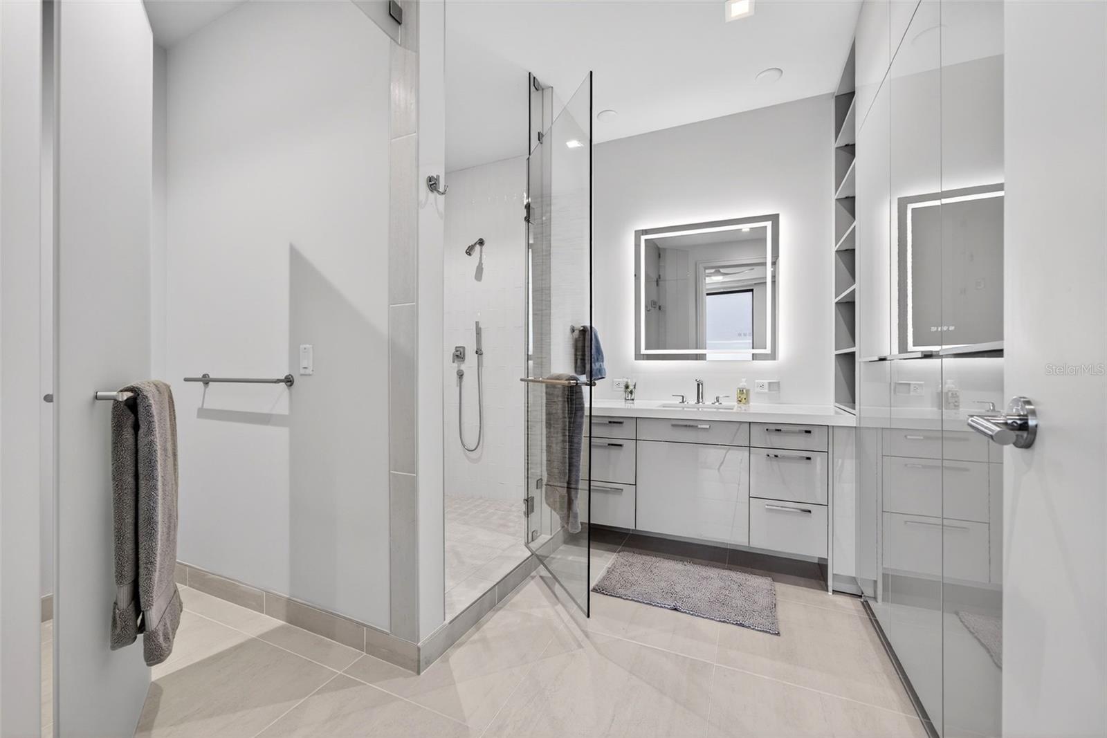 A4679040 Property Photo