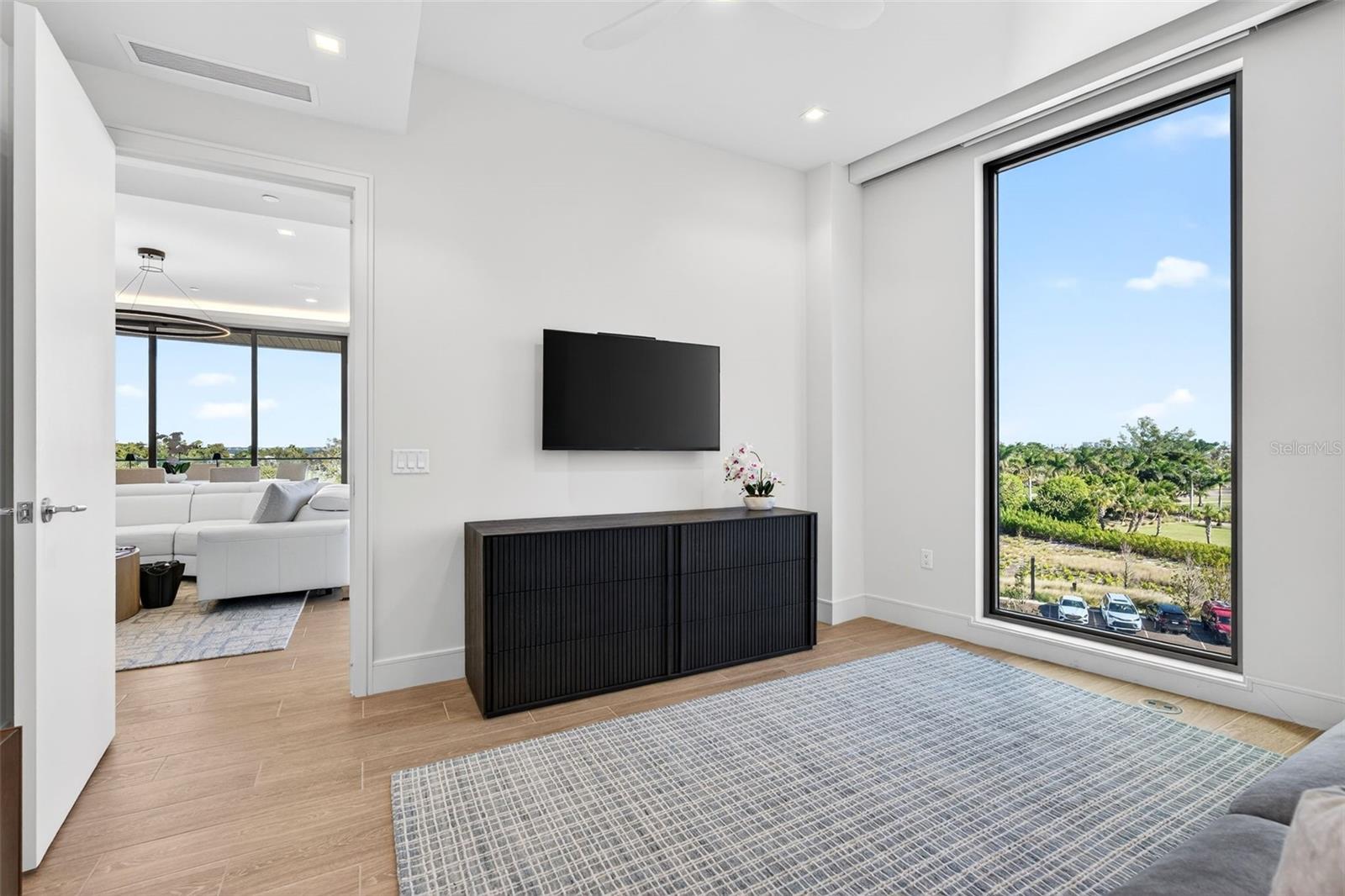 A4679040 Property Photo