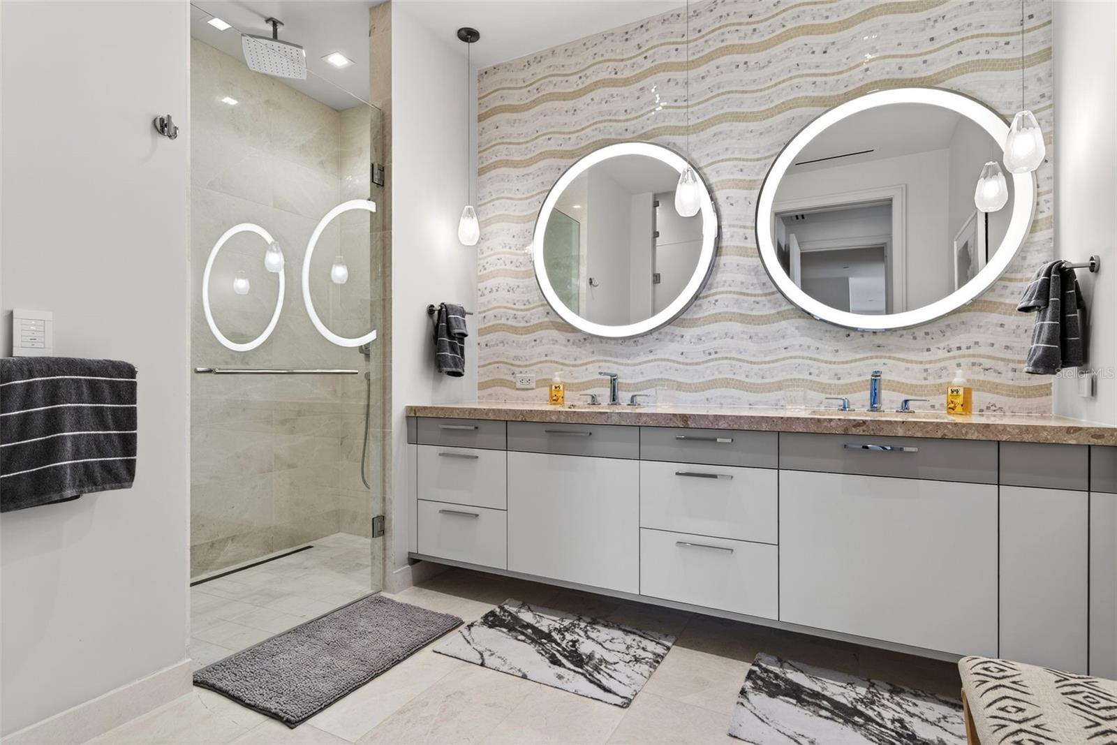 A4679040 Property Photo