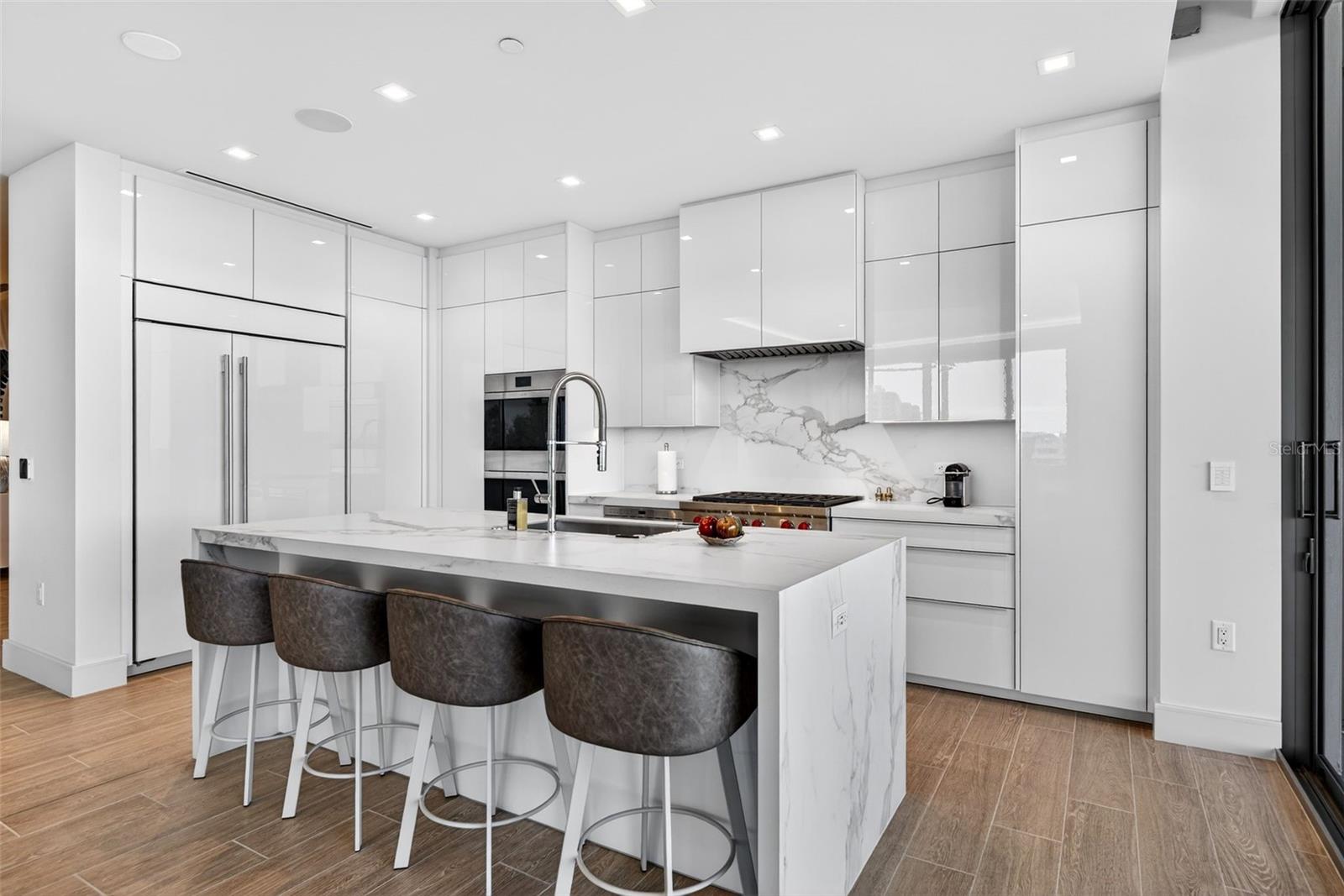 A4679040 Property Photo