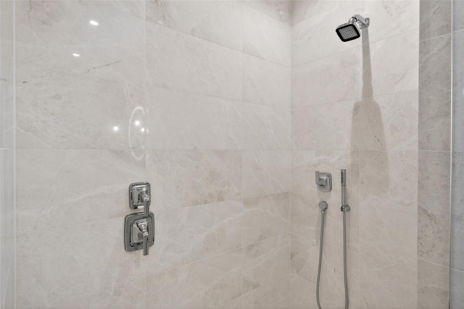 A4679040 Property Photo