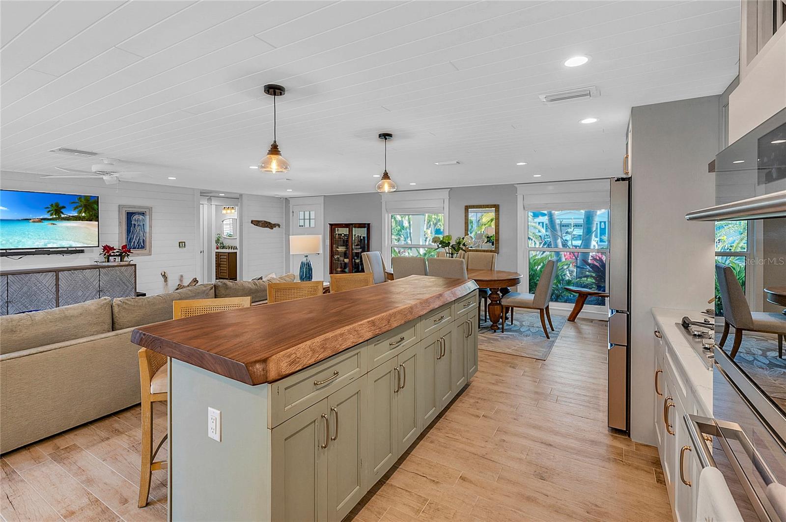 504 68TH ST, HOLMES BEACH, FL, 34217