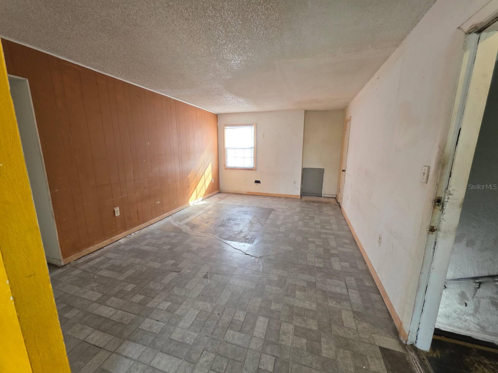 O6375232 Property Photo