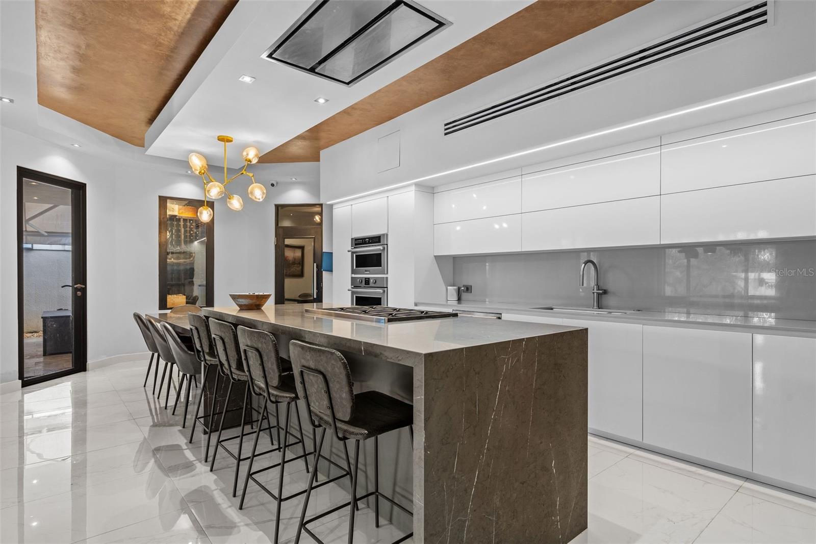 PR9118653 Property Photo