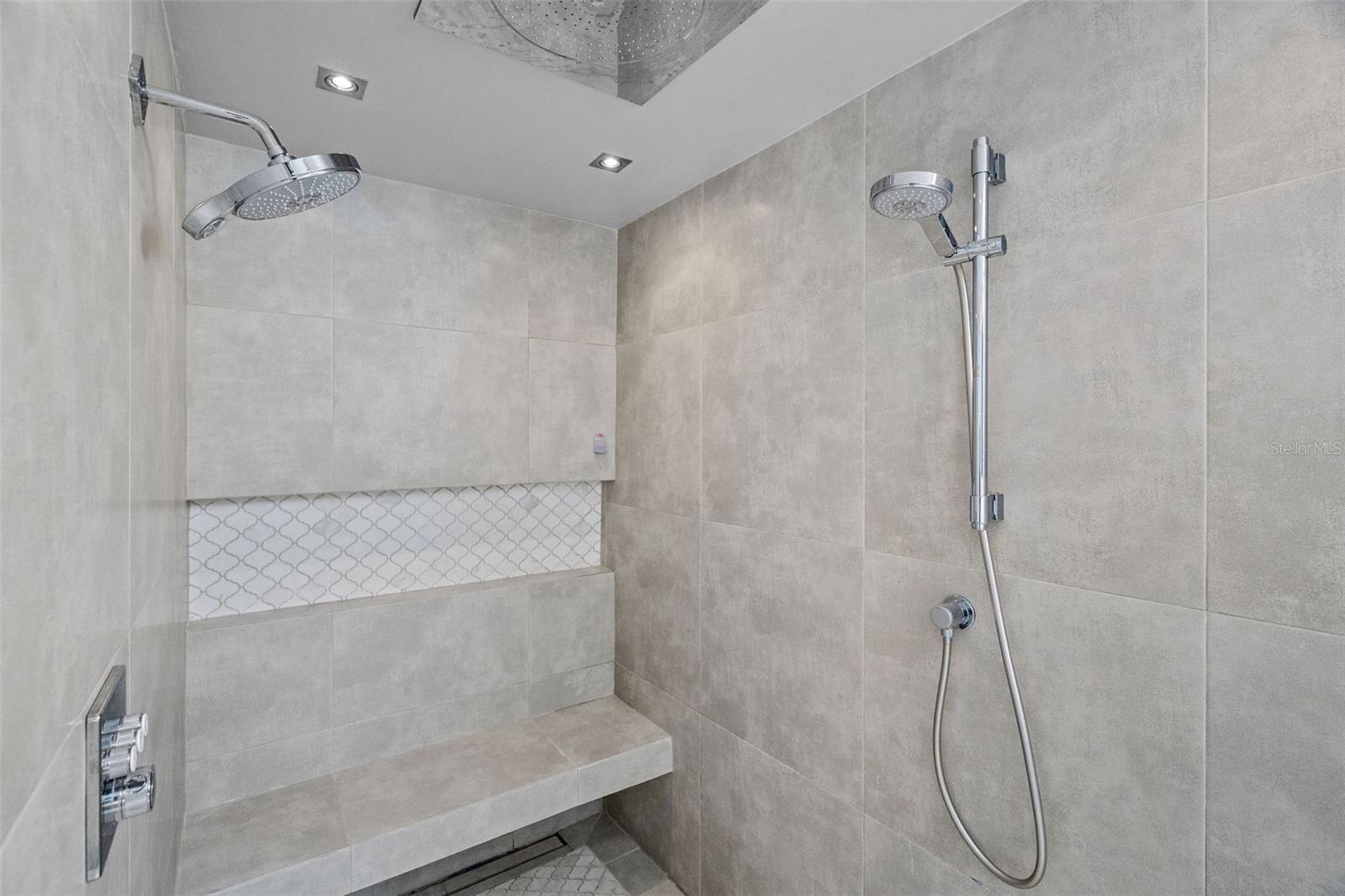 PR9118653 Property Photo