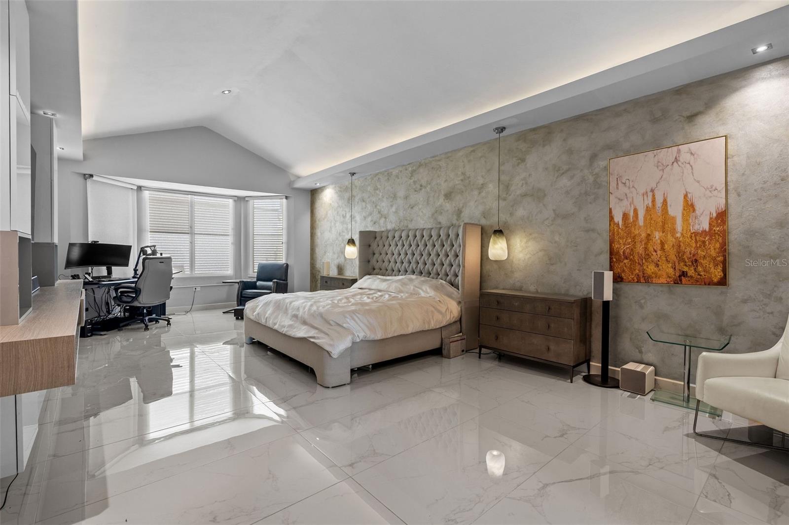 PR9118653 Property Photo