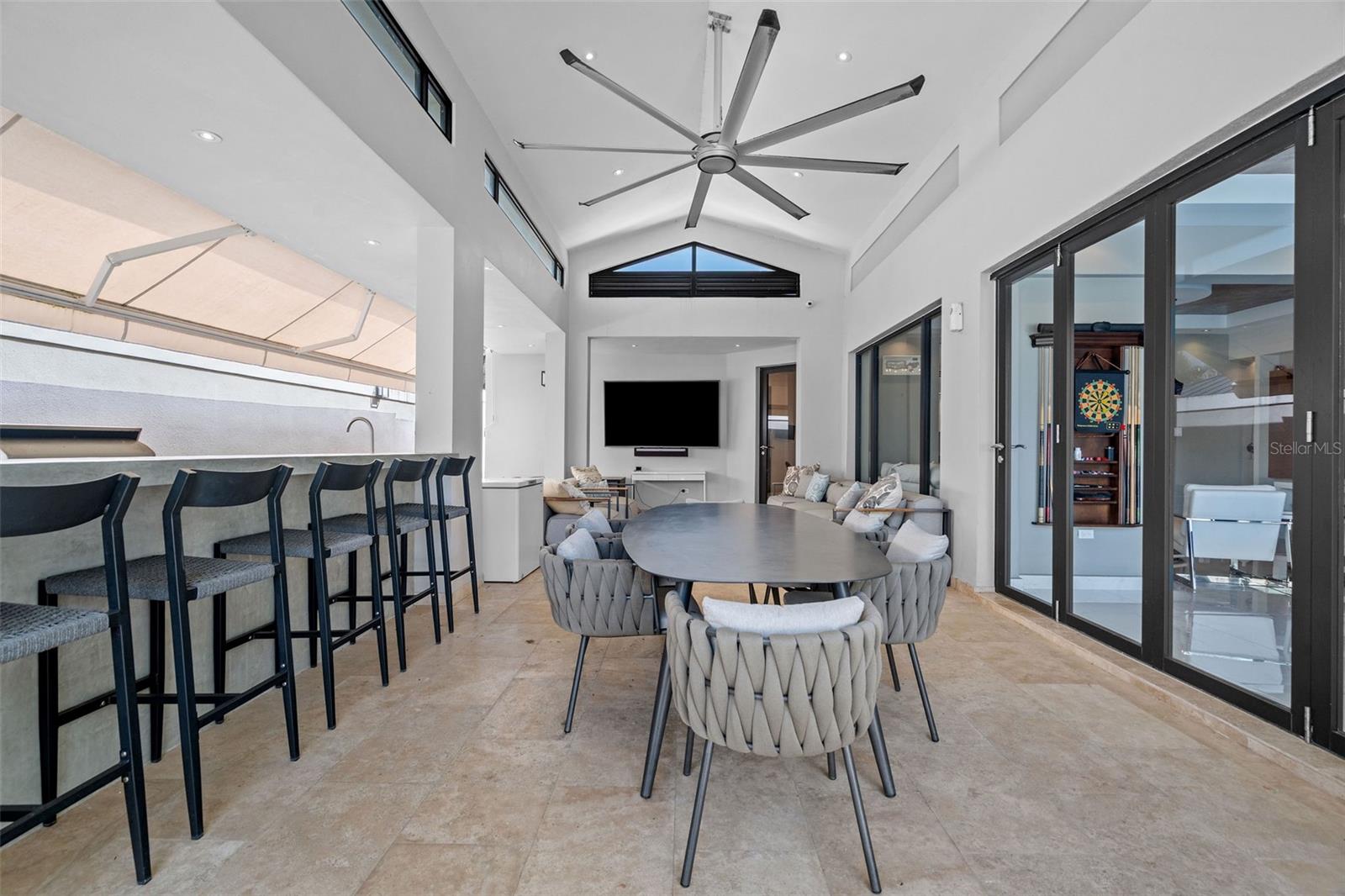 PR9118653 Property Photo