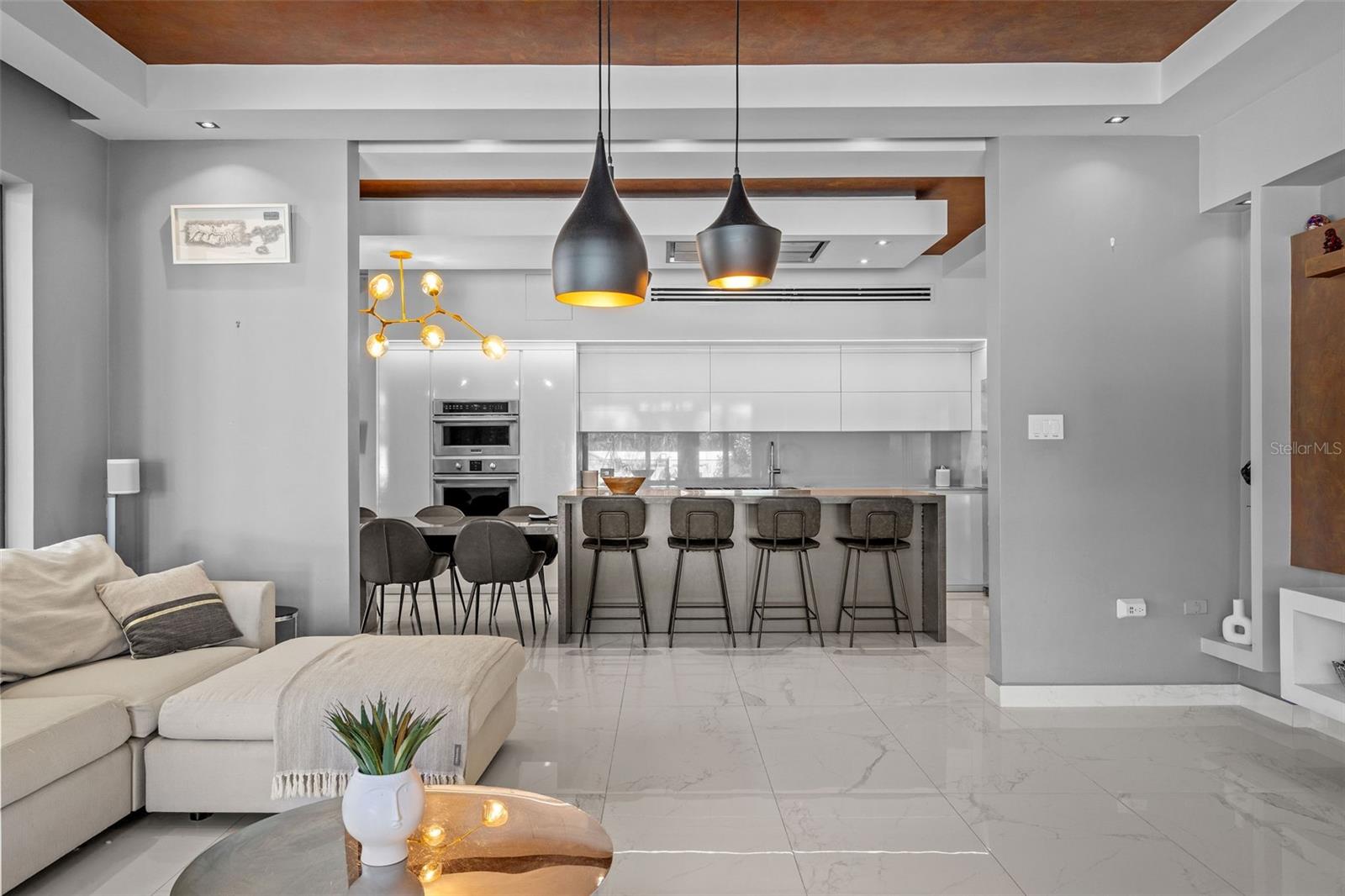 PR9118653 Property Photo