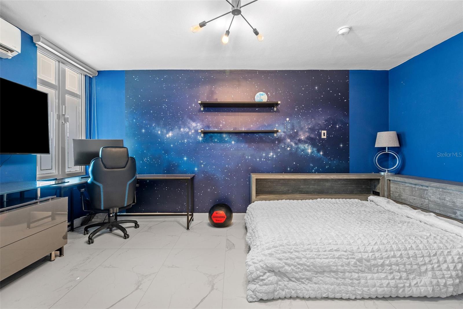 PR9118653 Property Photo