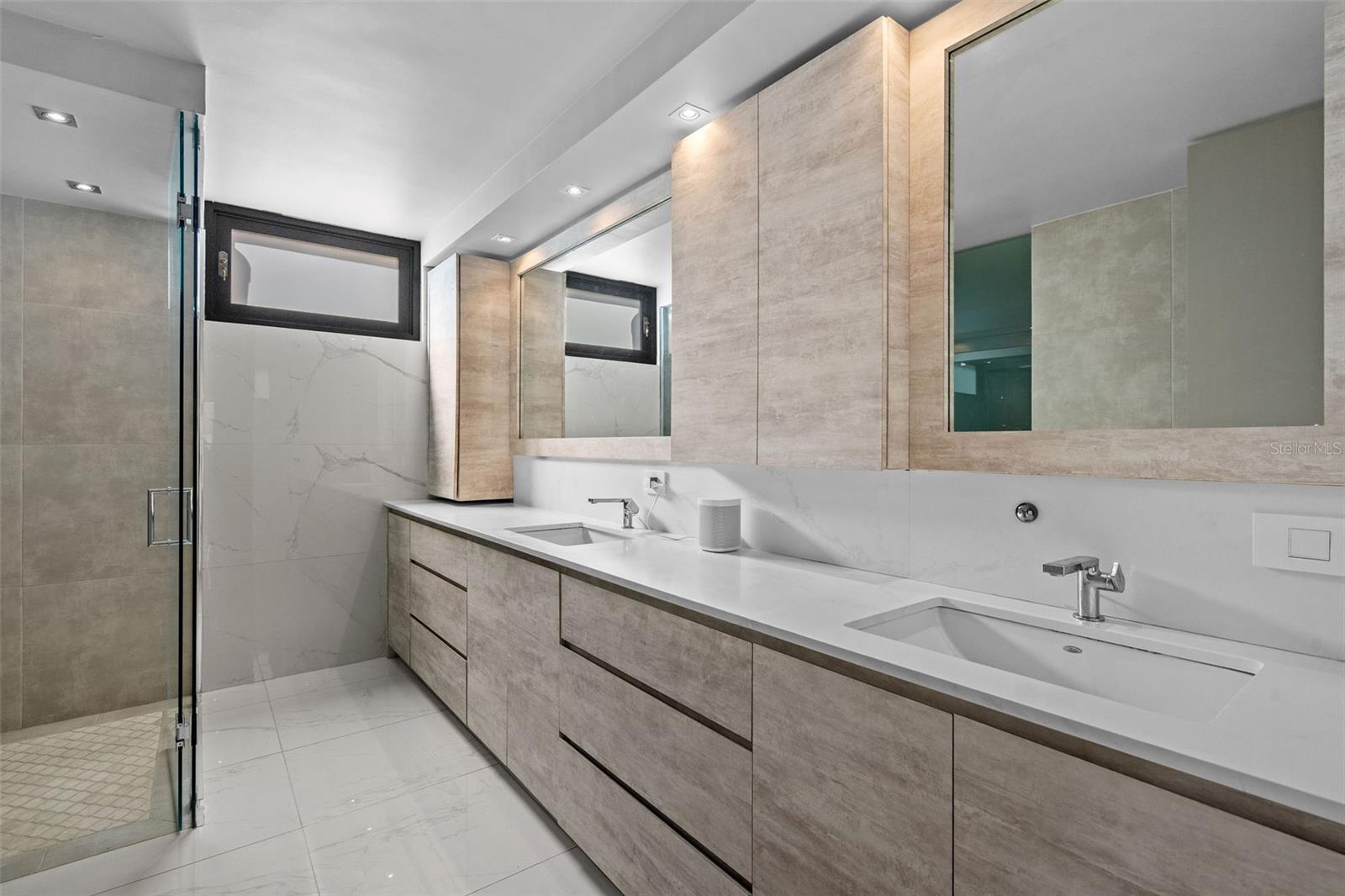 PR9118653 Property Photo