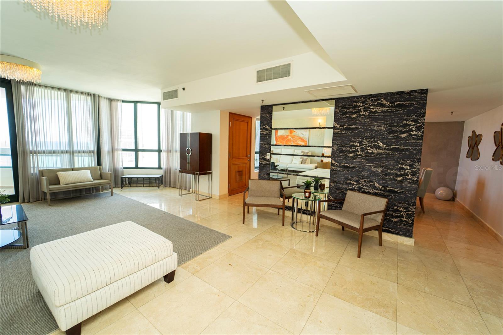 PR9118654 Property Photo