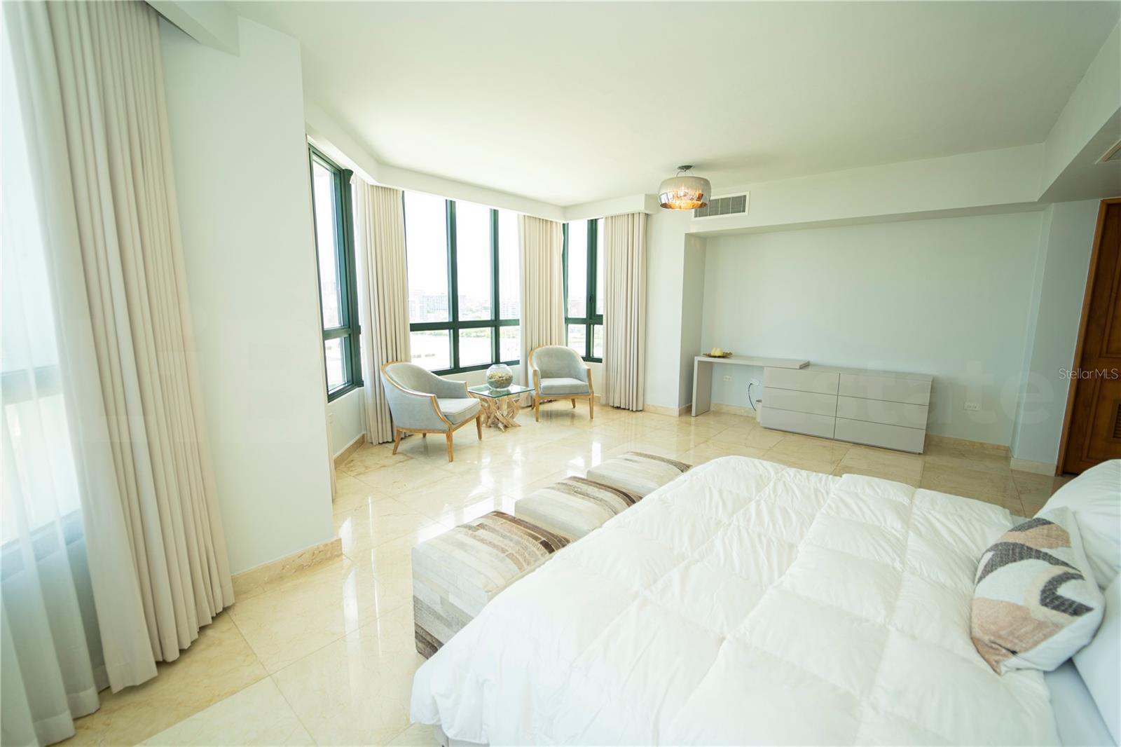 PR9118654 Property Photo