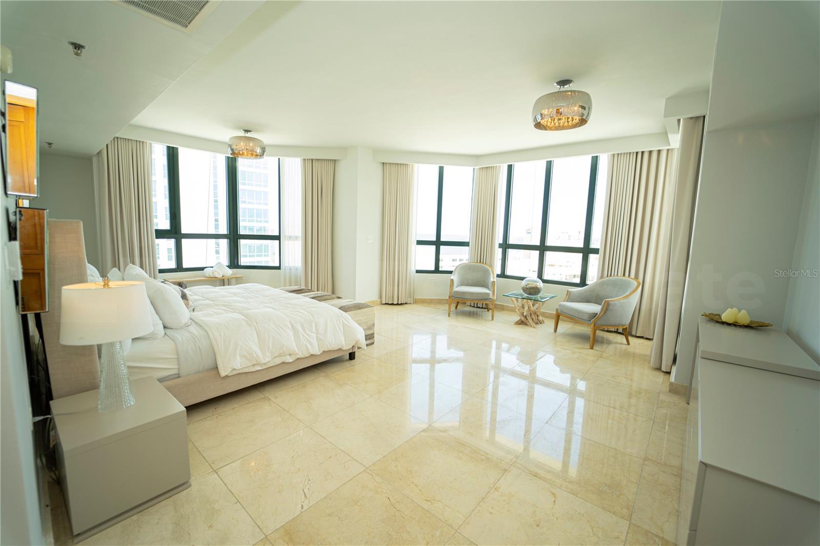 PR9118654 Property Photo