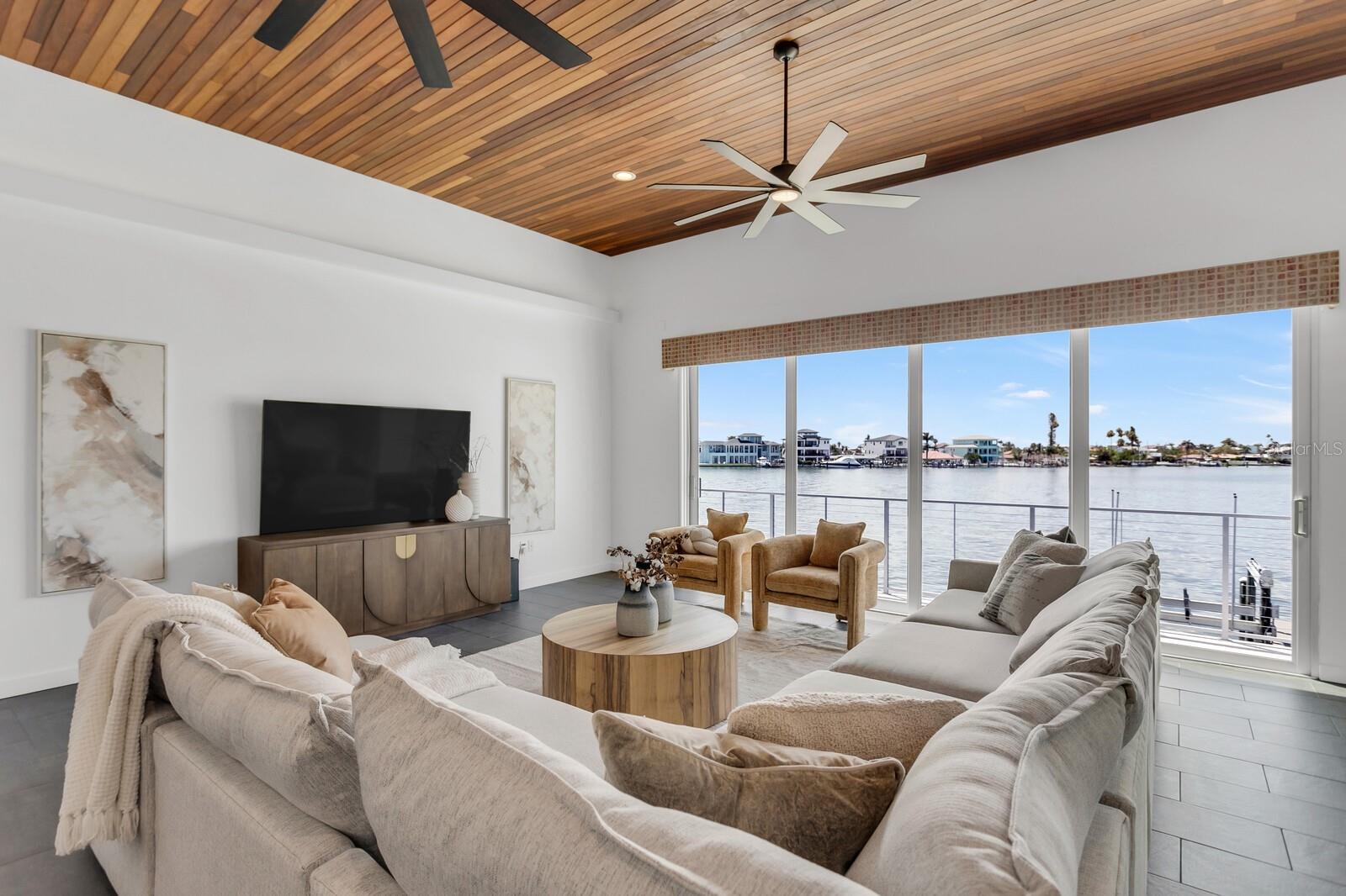 TB8466508 Property Photo