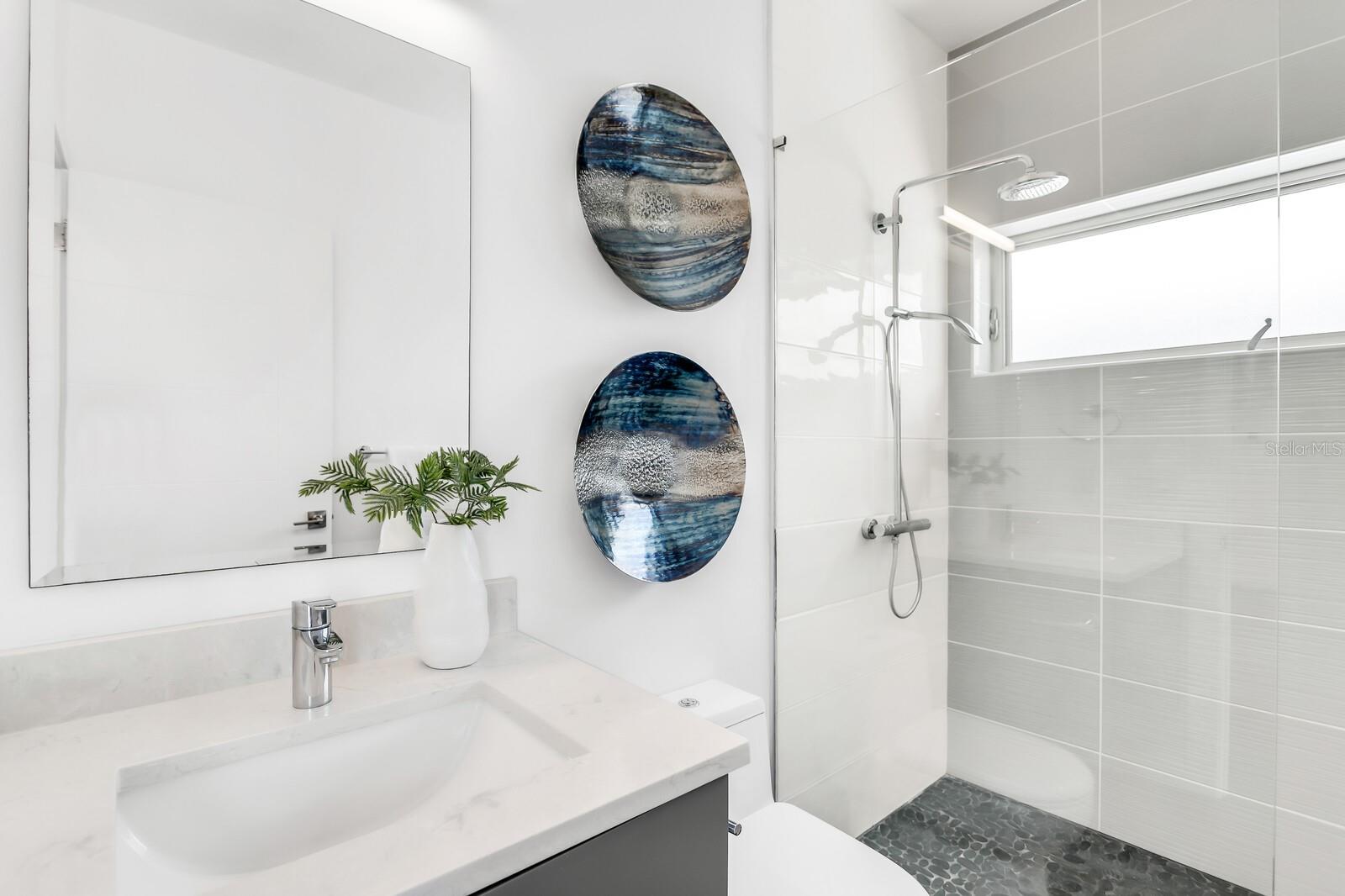 TB8466508 Property Photo