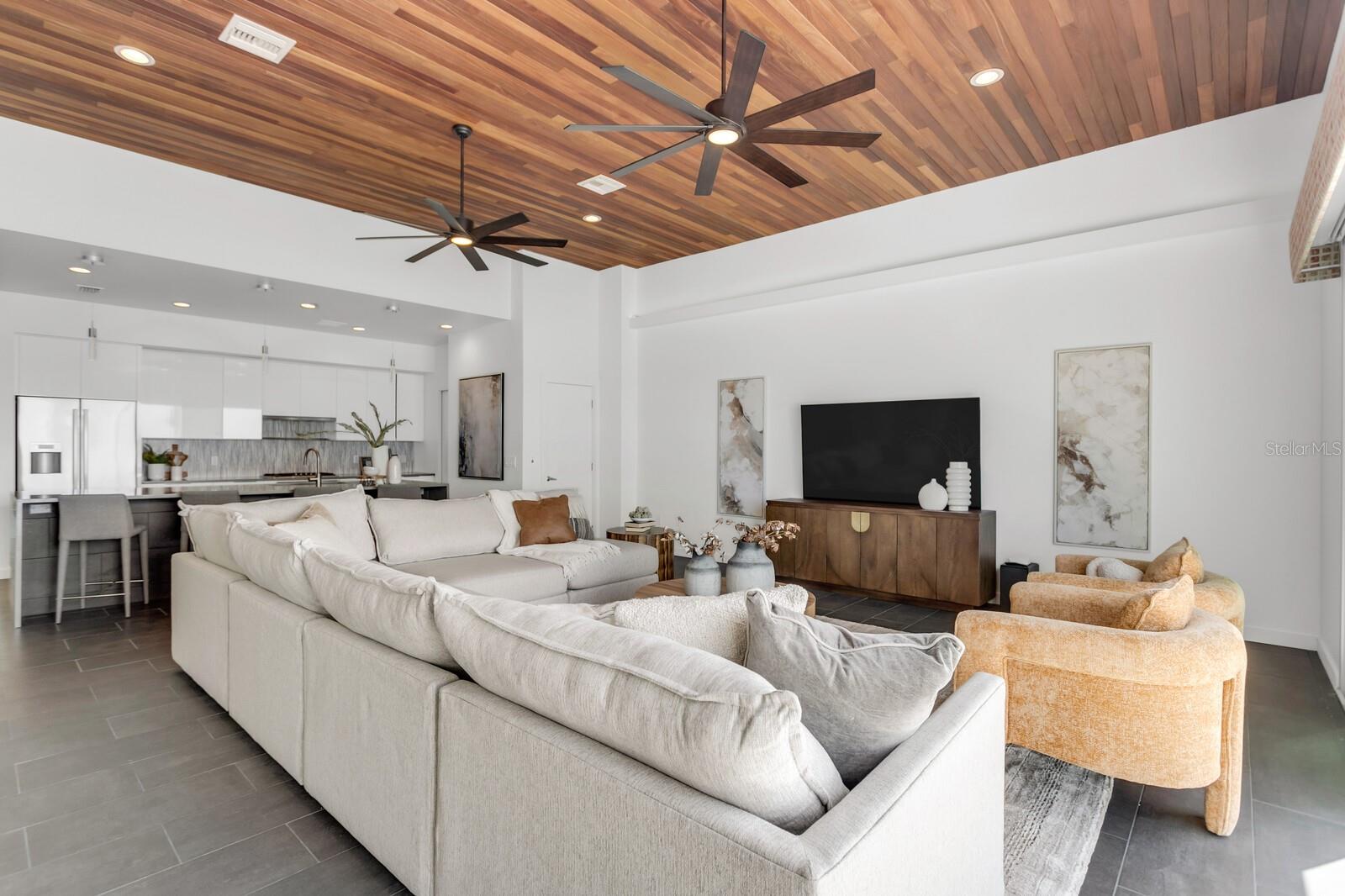 TB8466508 Property Photo