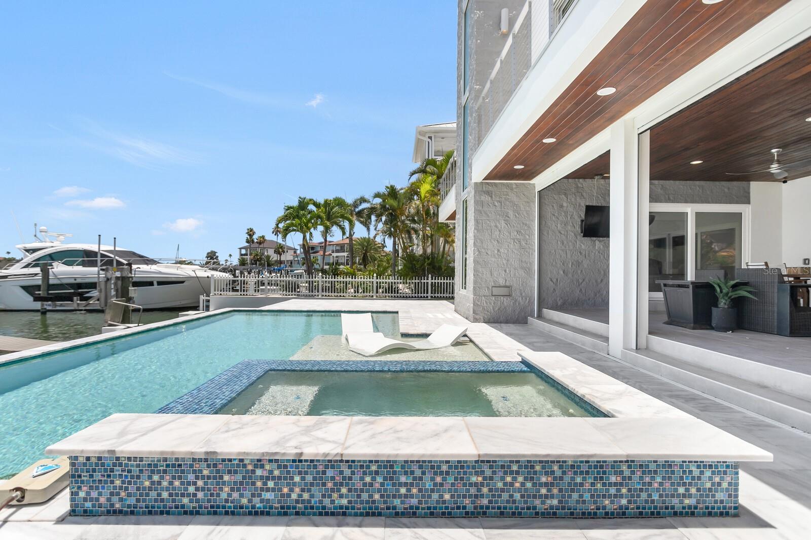 TB8466508 Property Photo