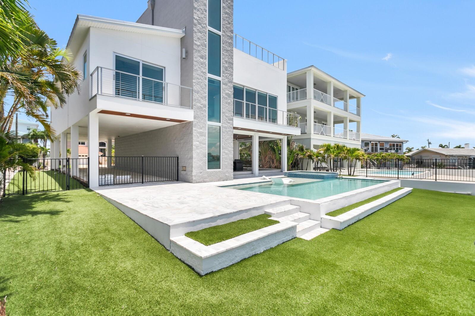 TB8466508 Property Photo