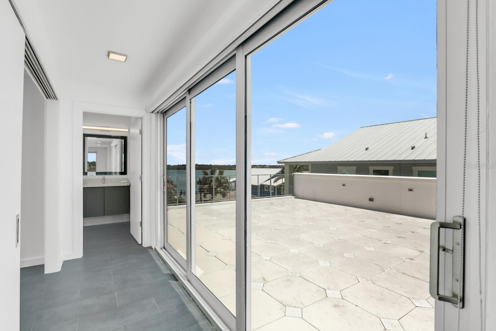 TB8466508 Property Photo