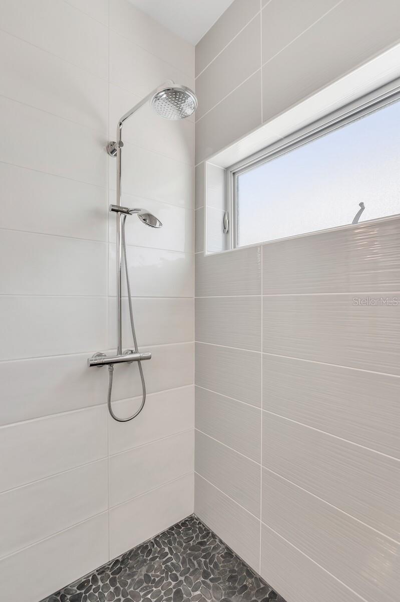 TB8466508 Property Photo