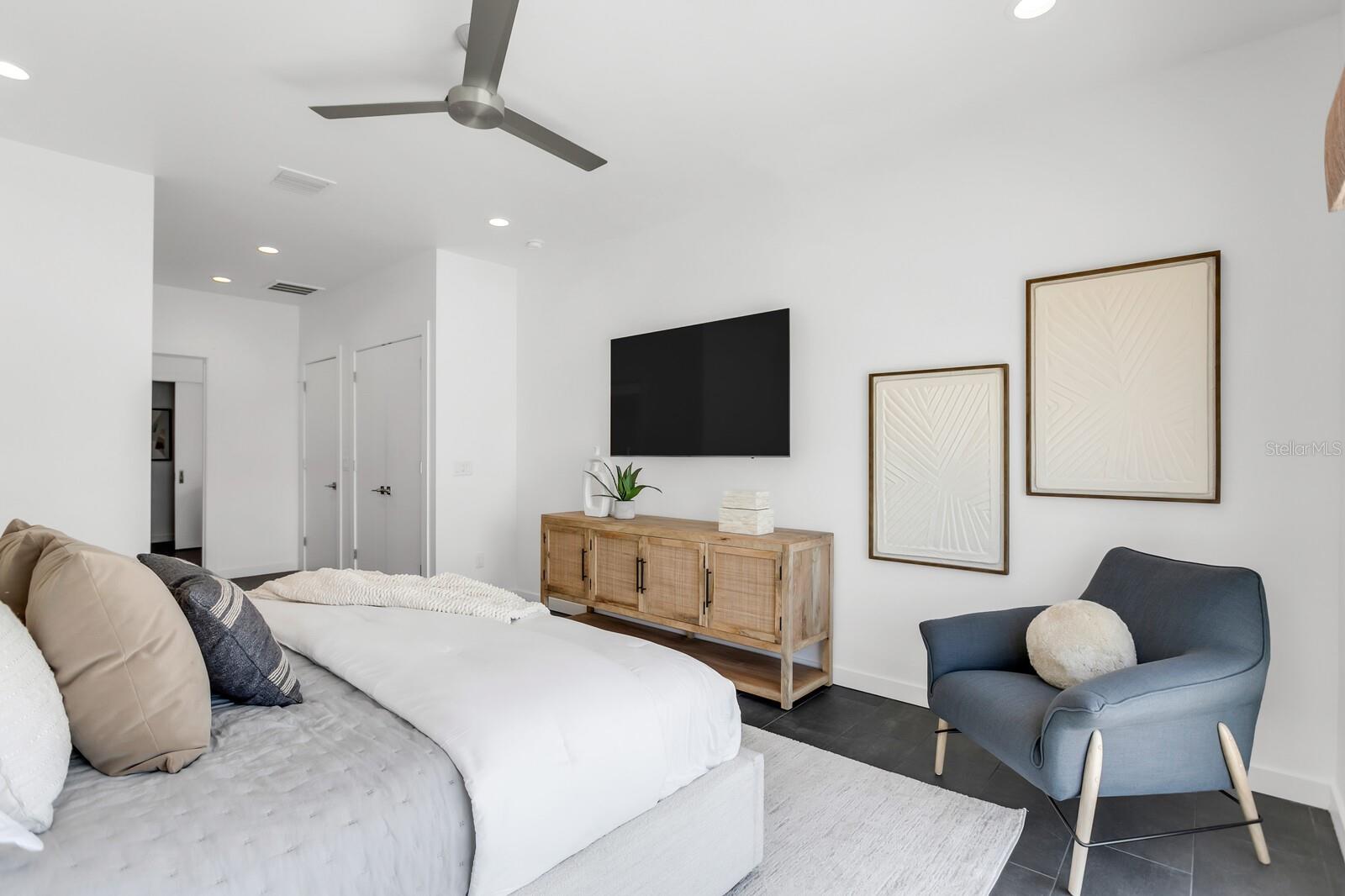 TB8466508 Property Photo