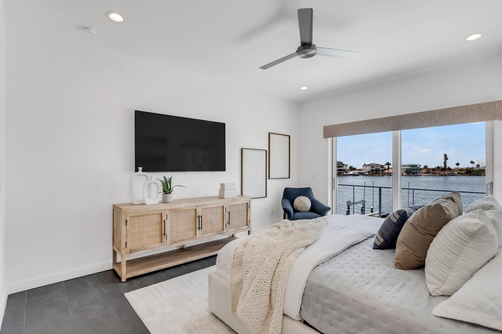 TB8466508 Property Photo