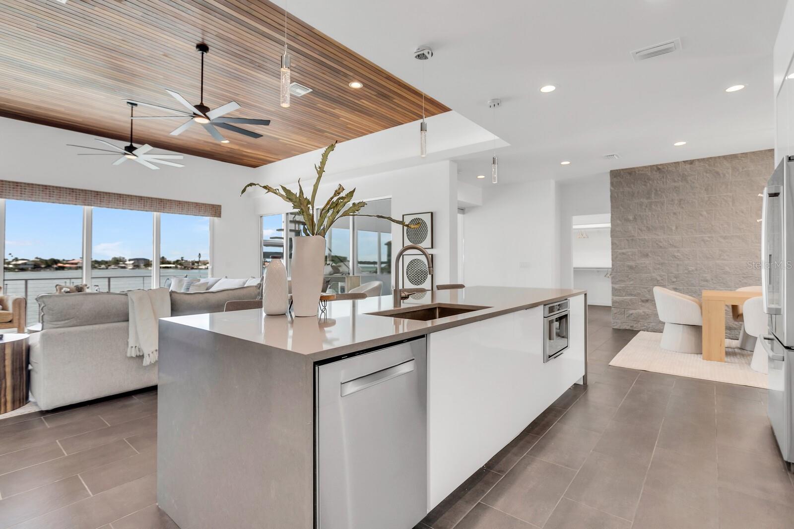 TB8466508 Property Photo