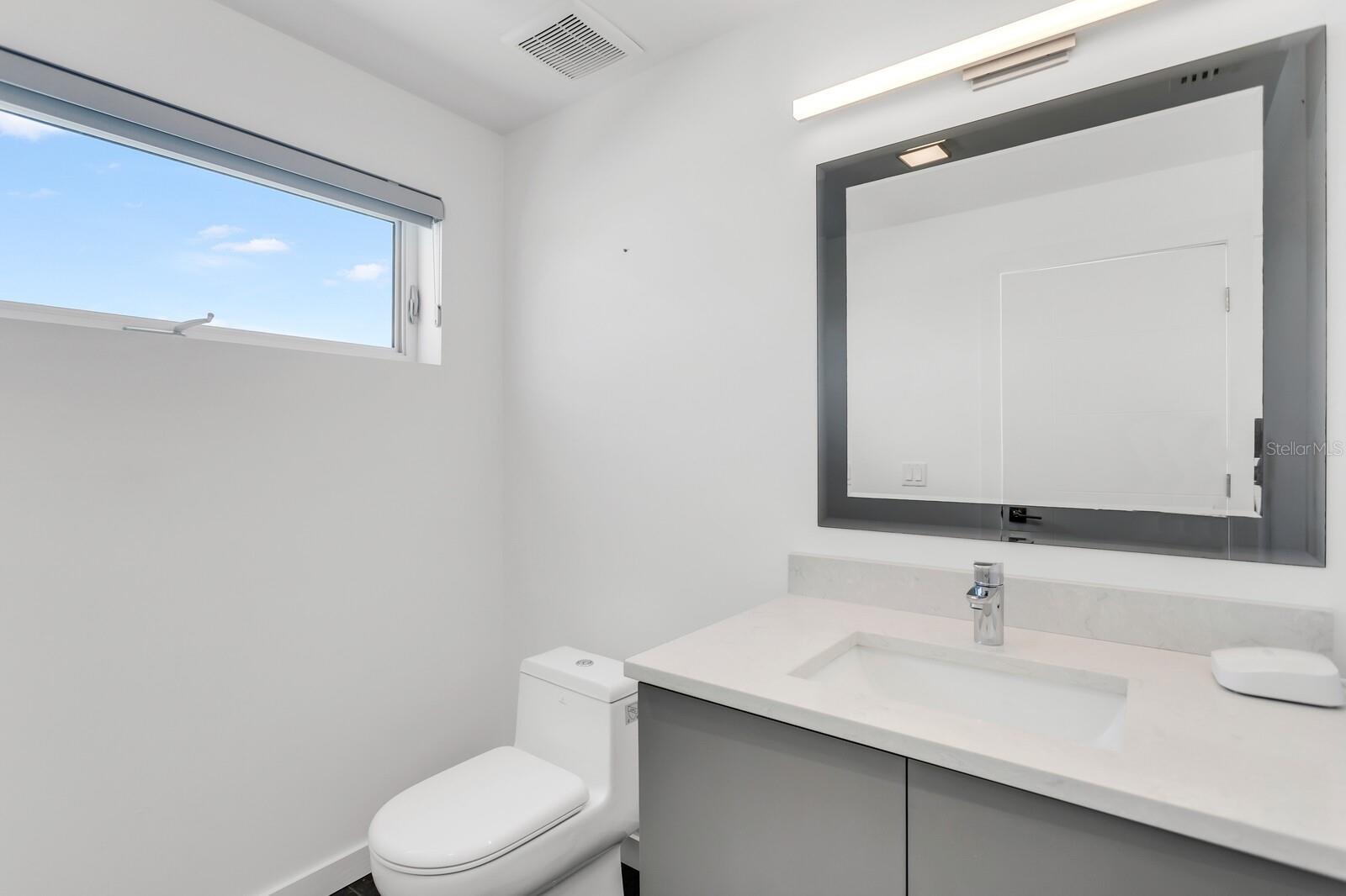 TB8466508 Property Photo