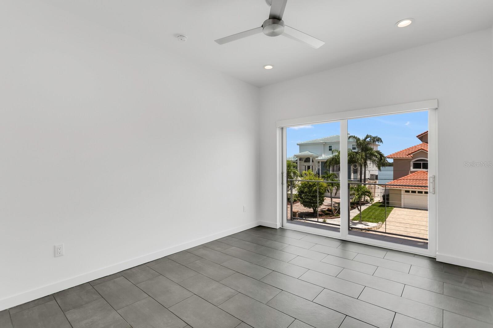 TB8466508 Property Photo