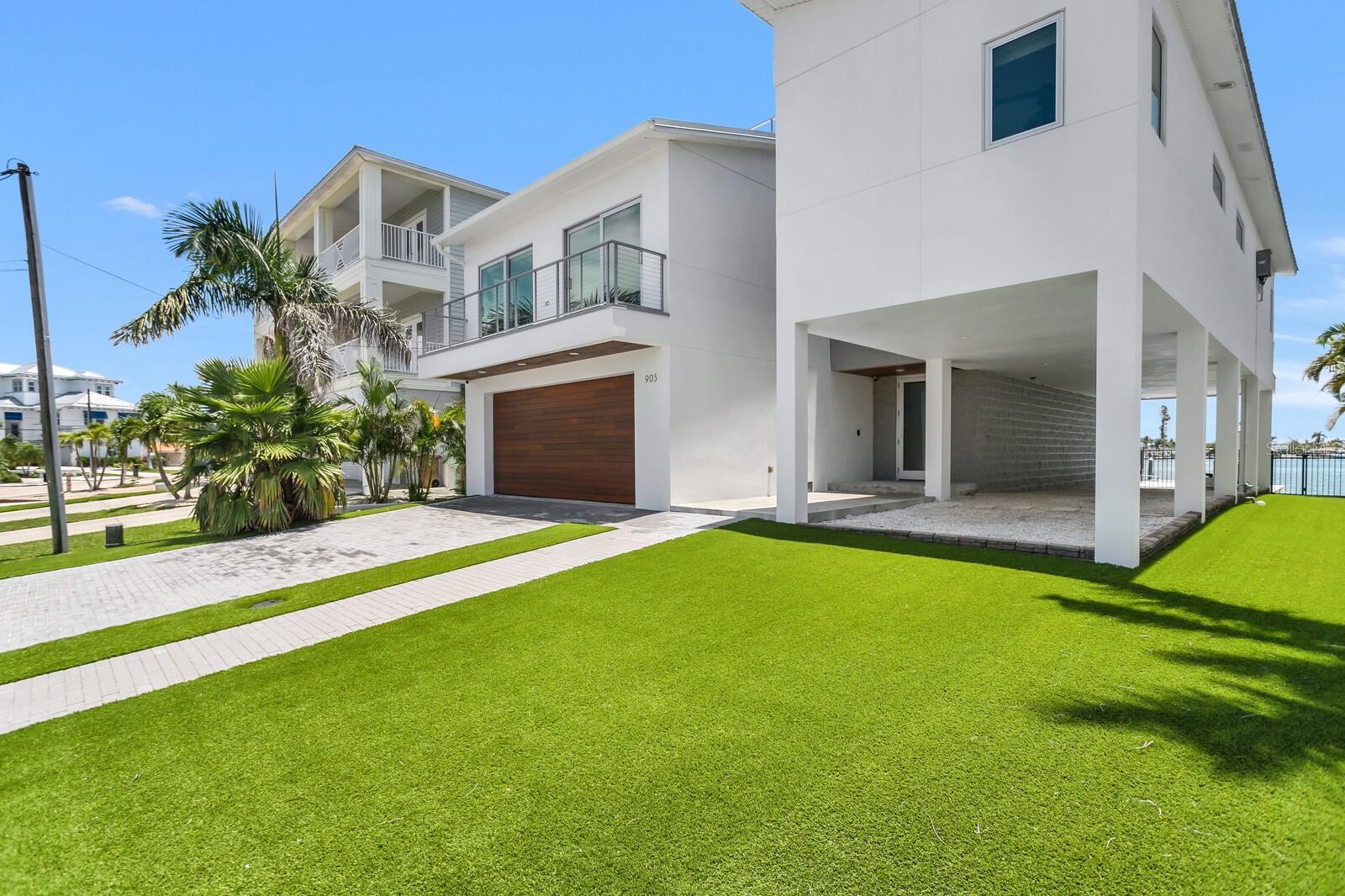 TB8466508 Property Photo