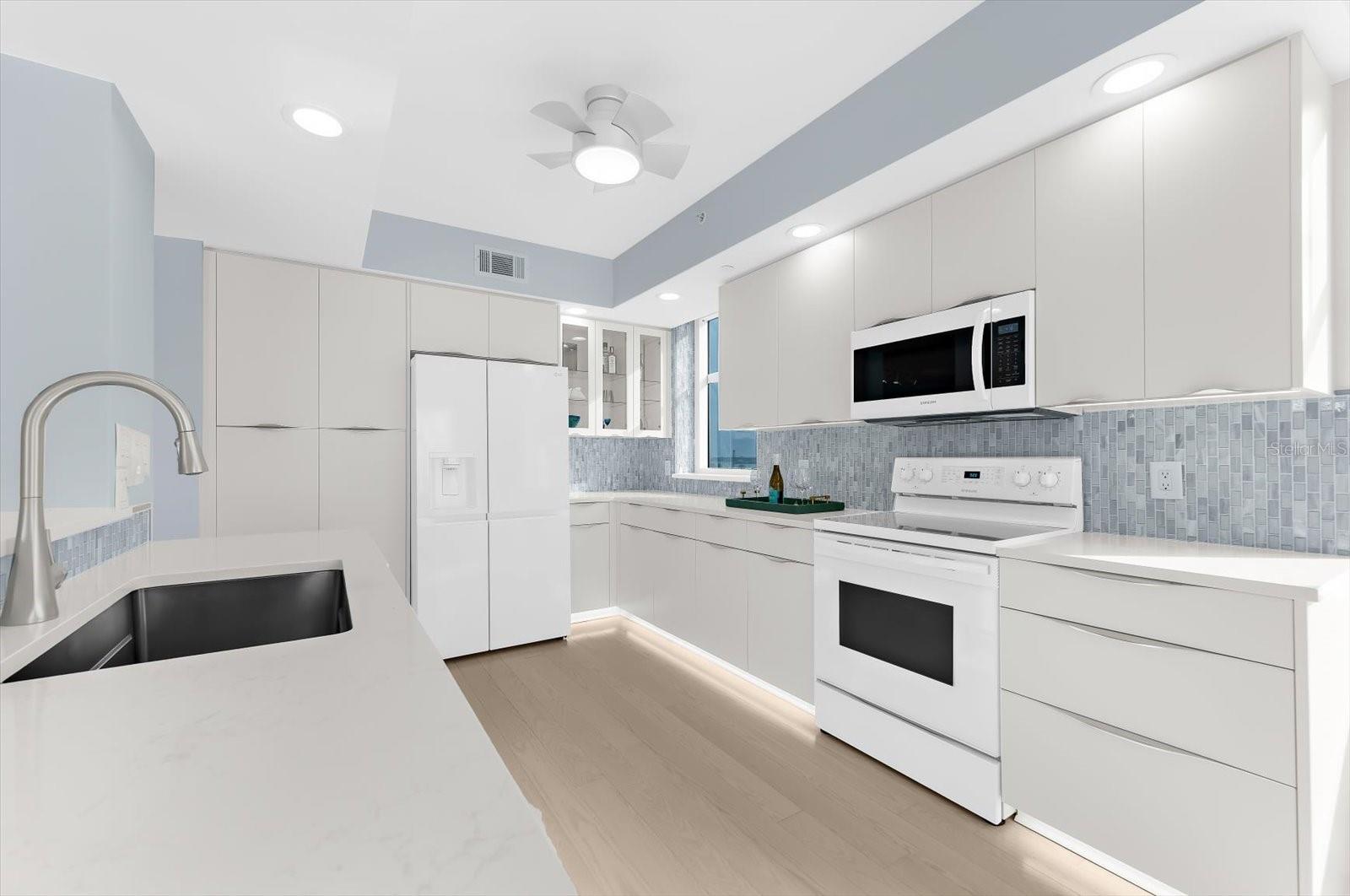 10 PAPAYA ST #701, CLEARWATER BEACH, FL, 33767