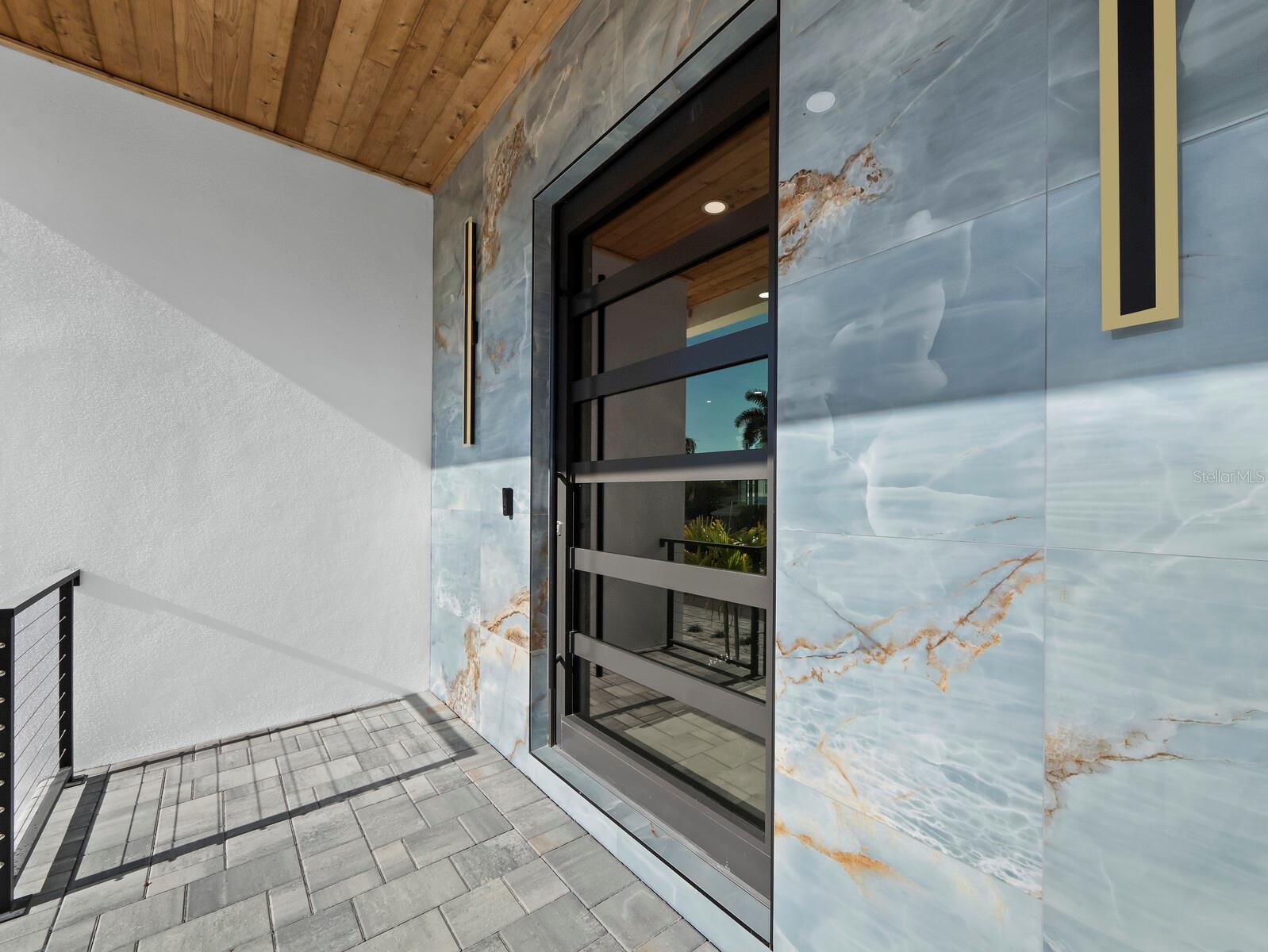 635 JUNGLE QUEEN WAY, LONGBOAT KEY, FL, 34228