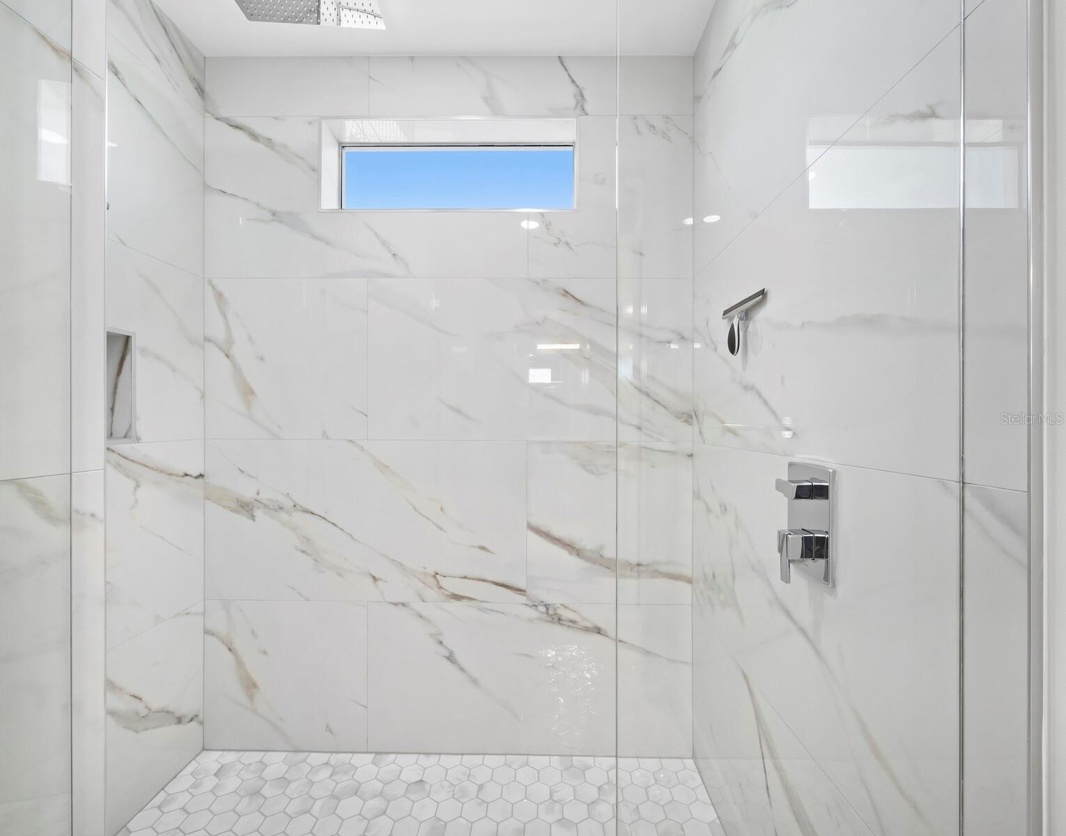 635 JUNGLE QUEEN WAY, LONGBOAT KEY, FL, 34228