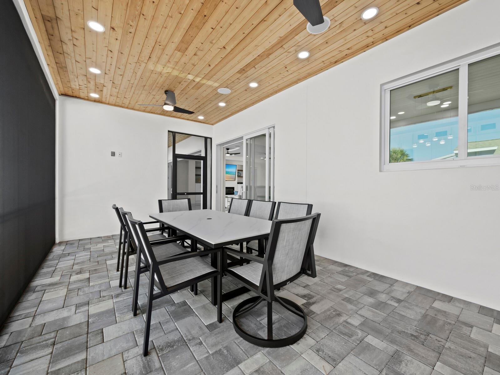 635 JUNGLE QUEEN WAY, LONGBOAT KEY, FL, 34228