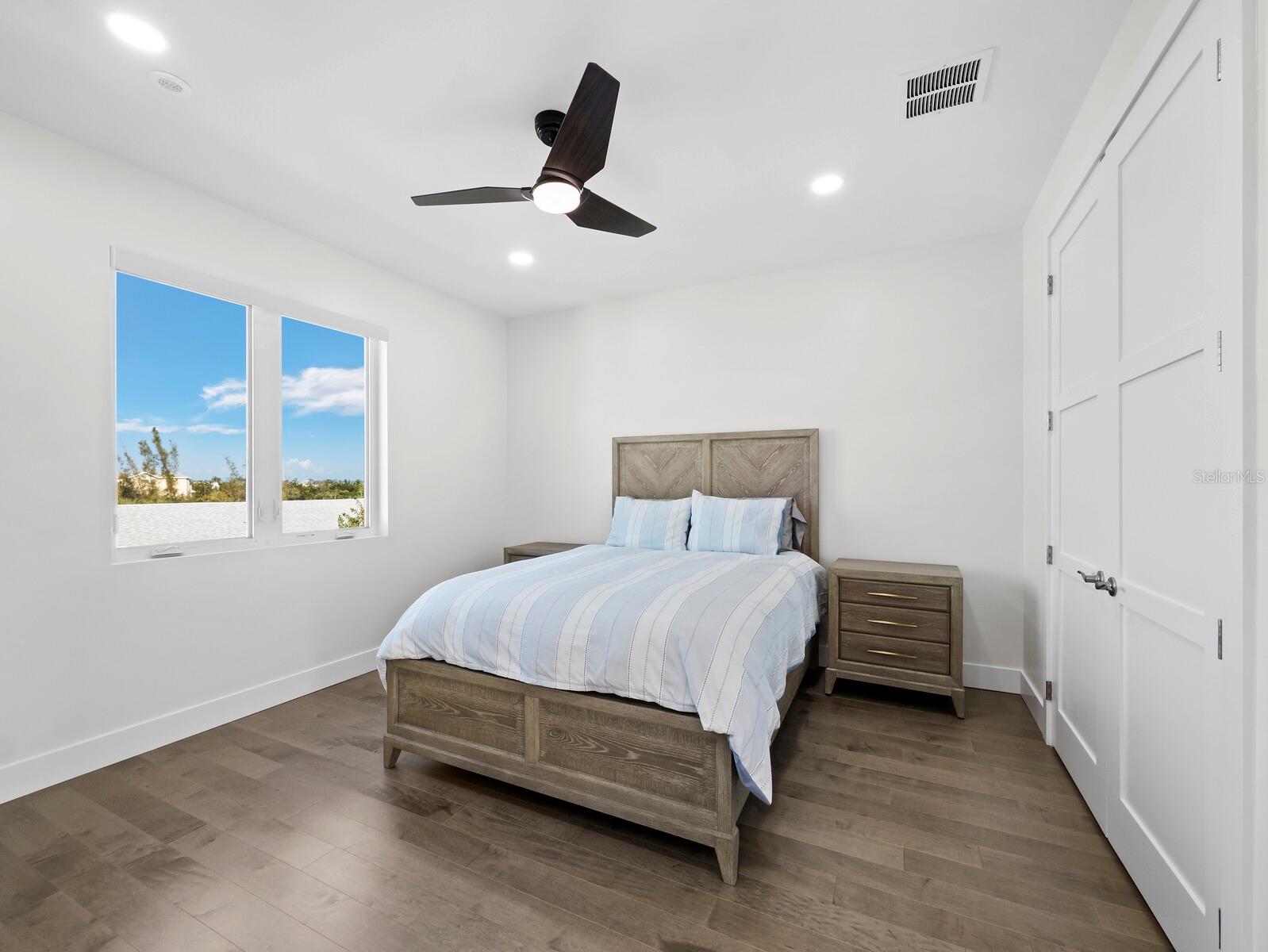 635 JUNGLE QUEEN WAY, LONGBOAT KEY, FL, 34228