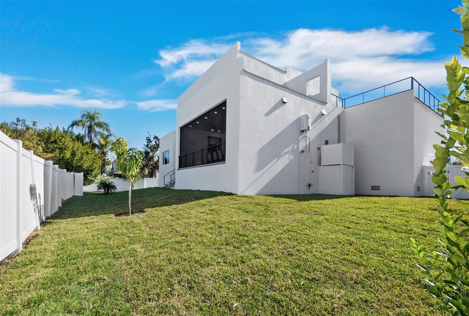 635 JUNGLE QUEEN WAY, LONGBOAT KEY, FL, 34228