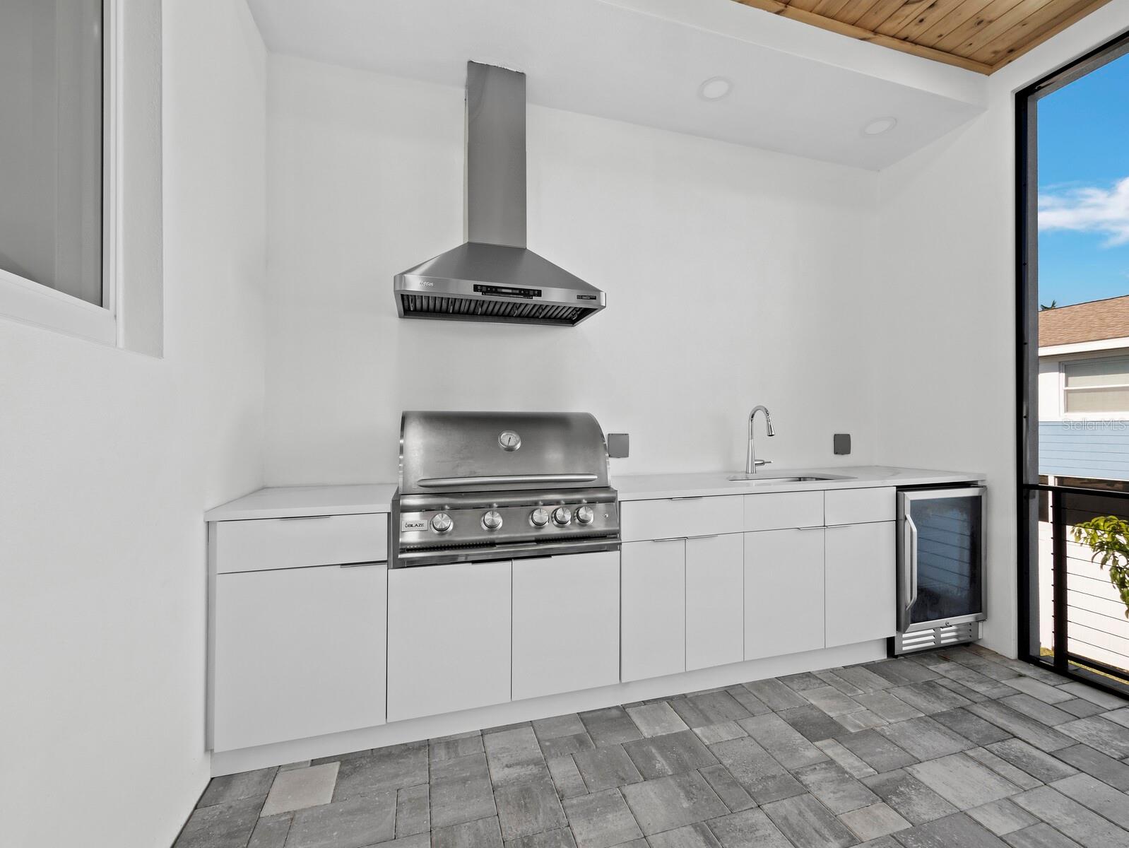 635 JUNGLE QUEEN WAY, LONGBOAT KEY, FL, 34228