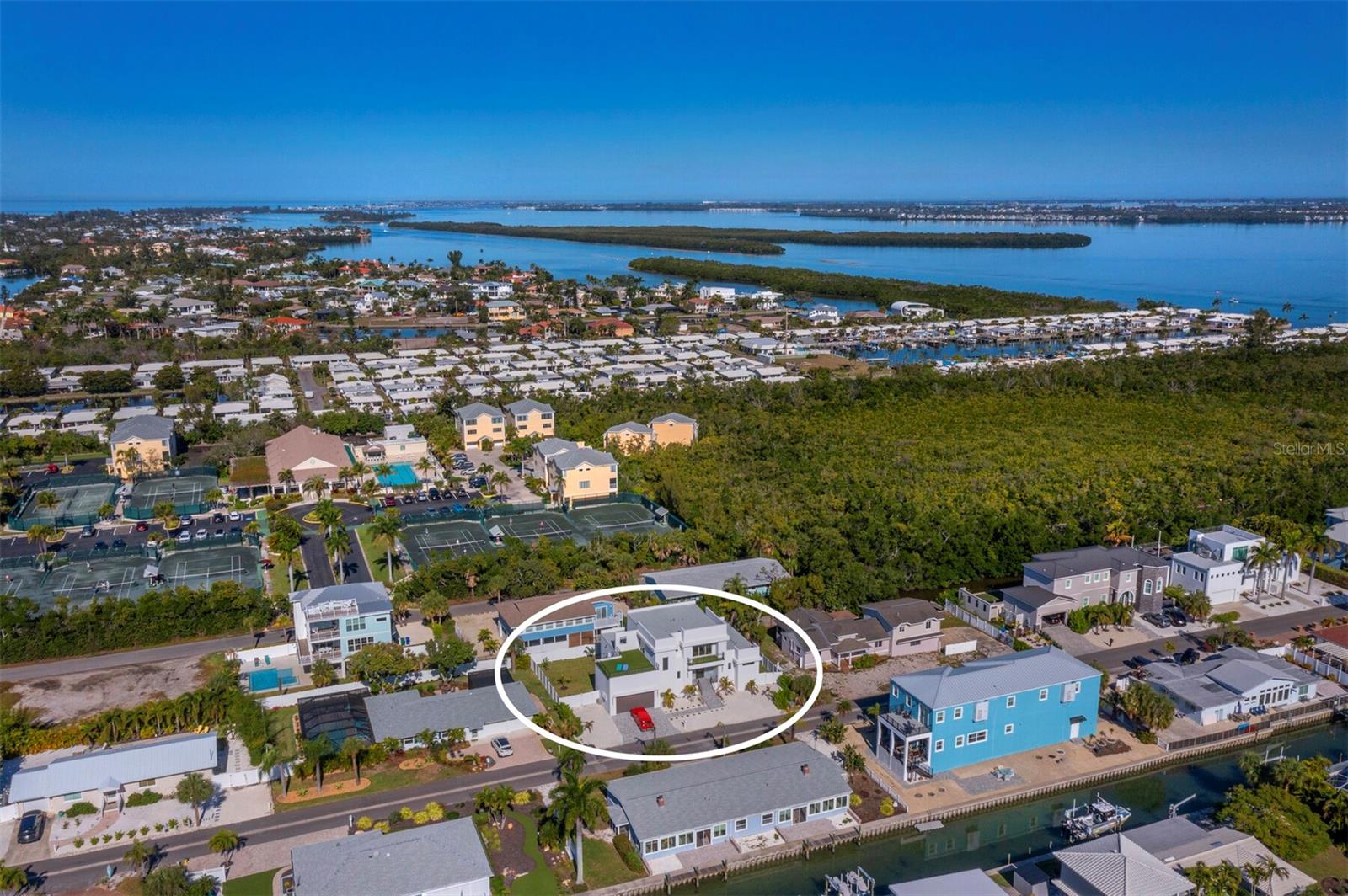 635 JUNGLE QUEEN WAY, LONGBOAT KEY, FL, 34228