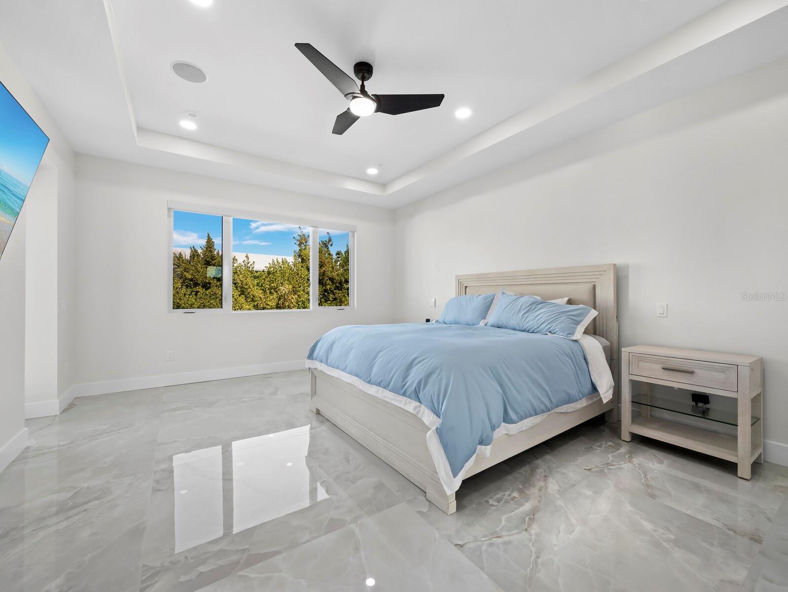 635 JUNGLE QUEEN WAY, LONGBOAT KEY, FL, 34228