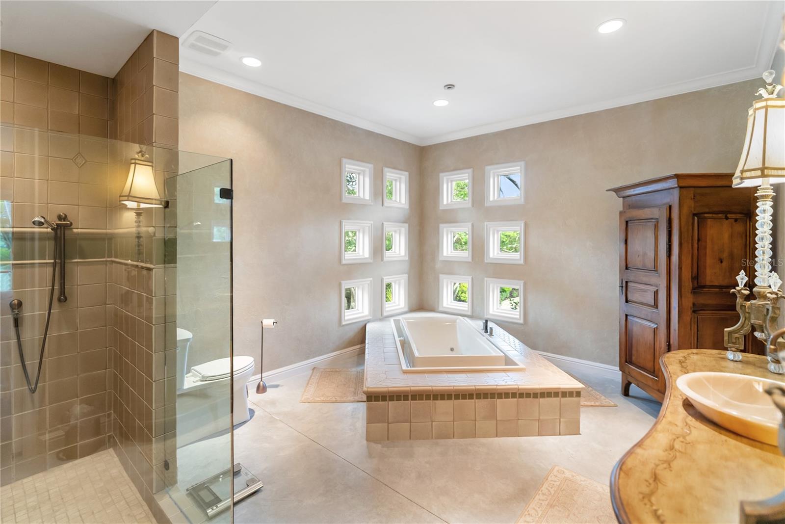 A4679067 Property Photo