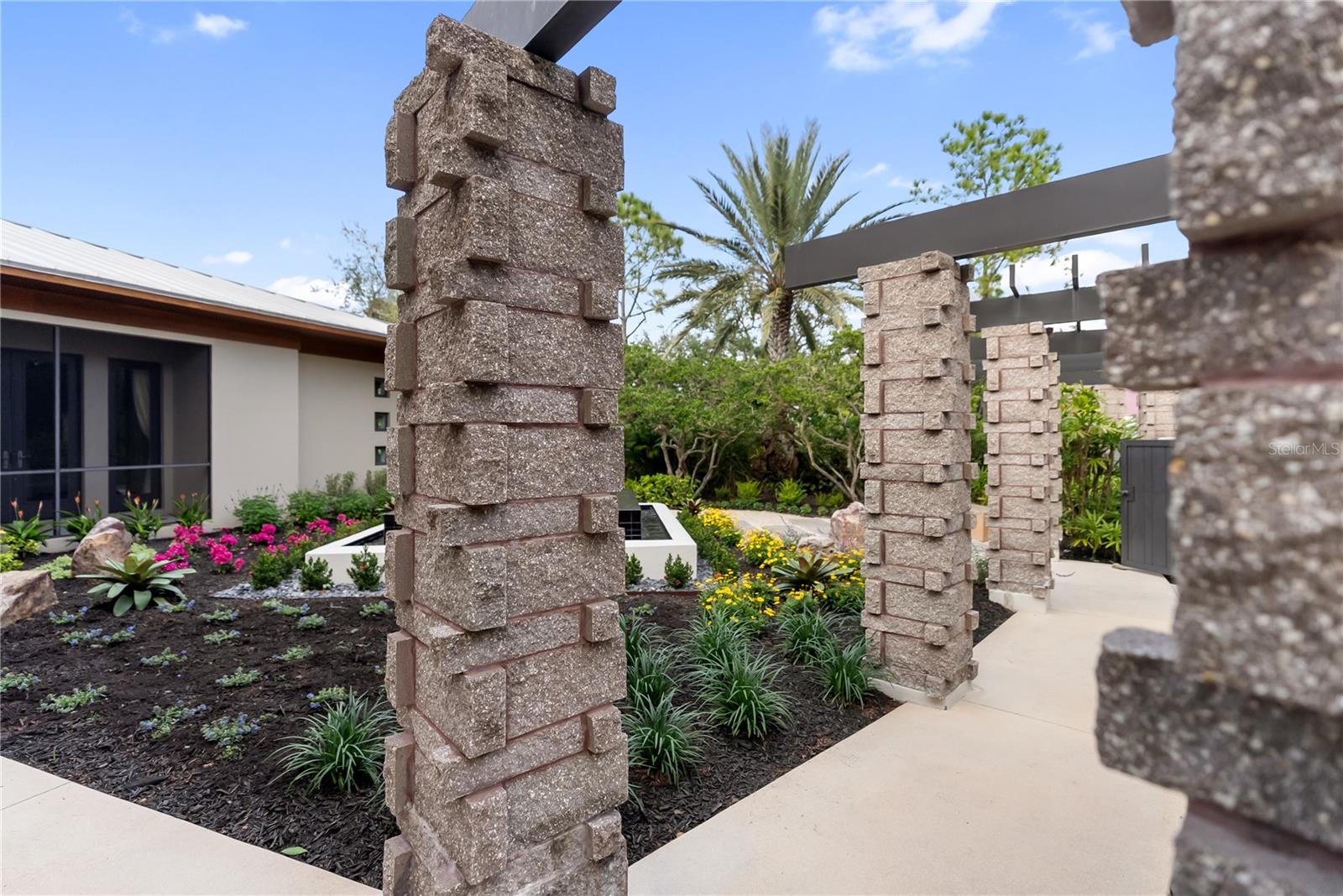 A4679067 Property Photo