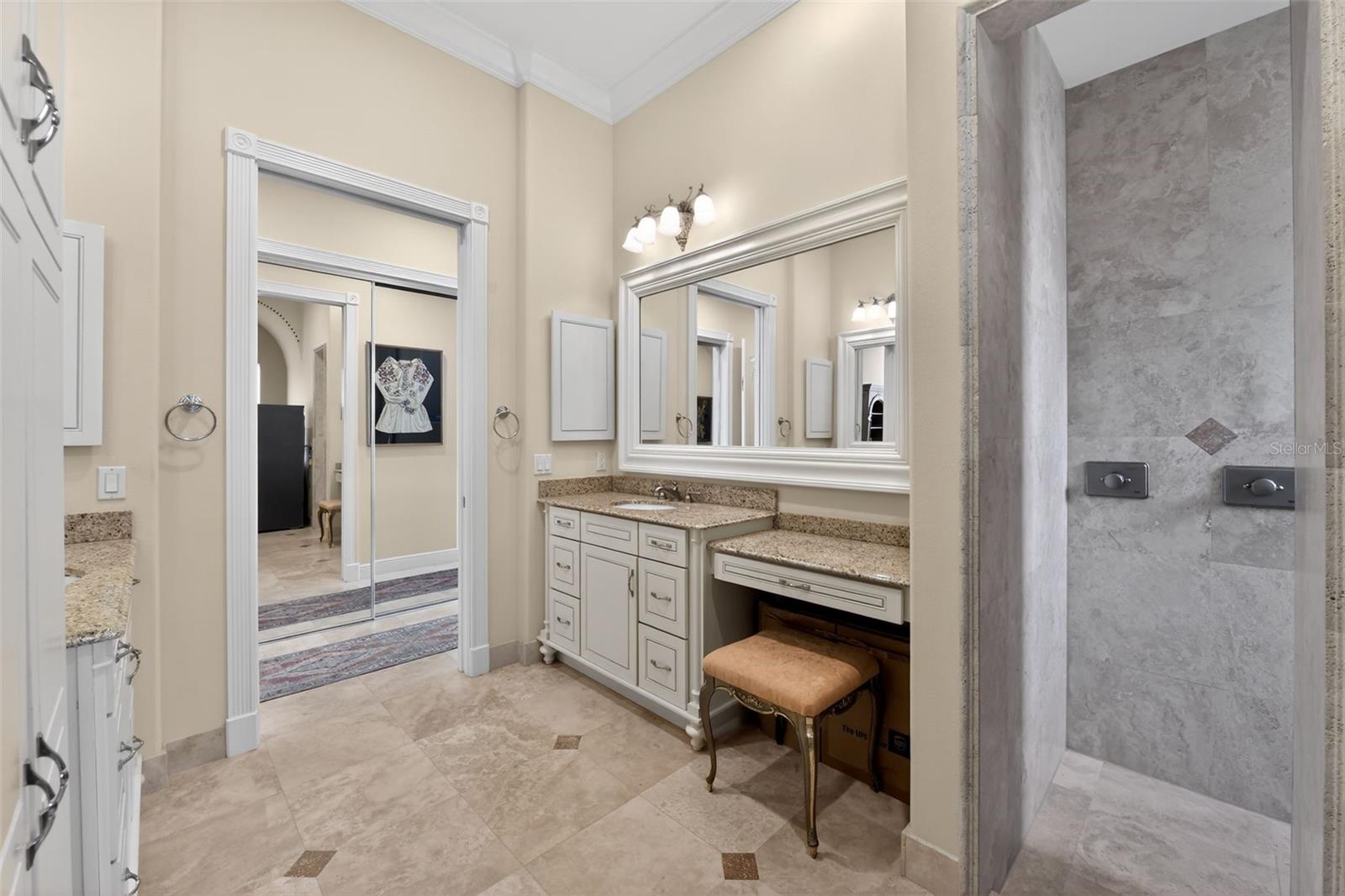 O6375298 Property Photo