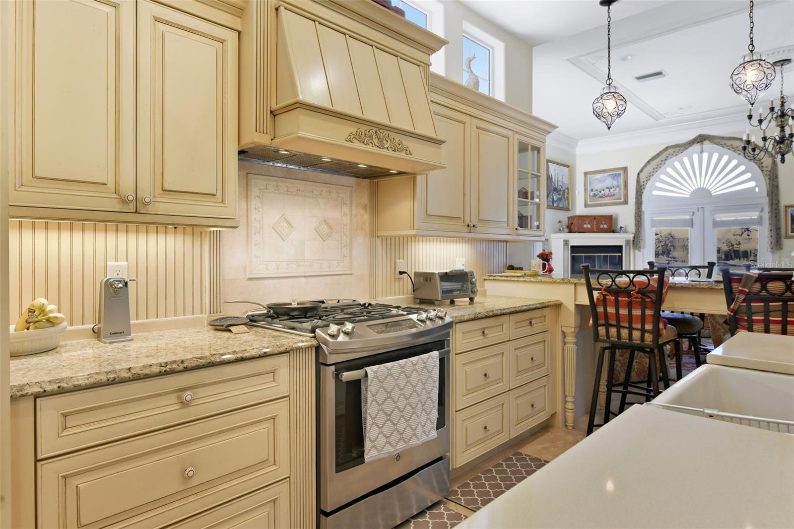 O6375298 Property Photo